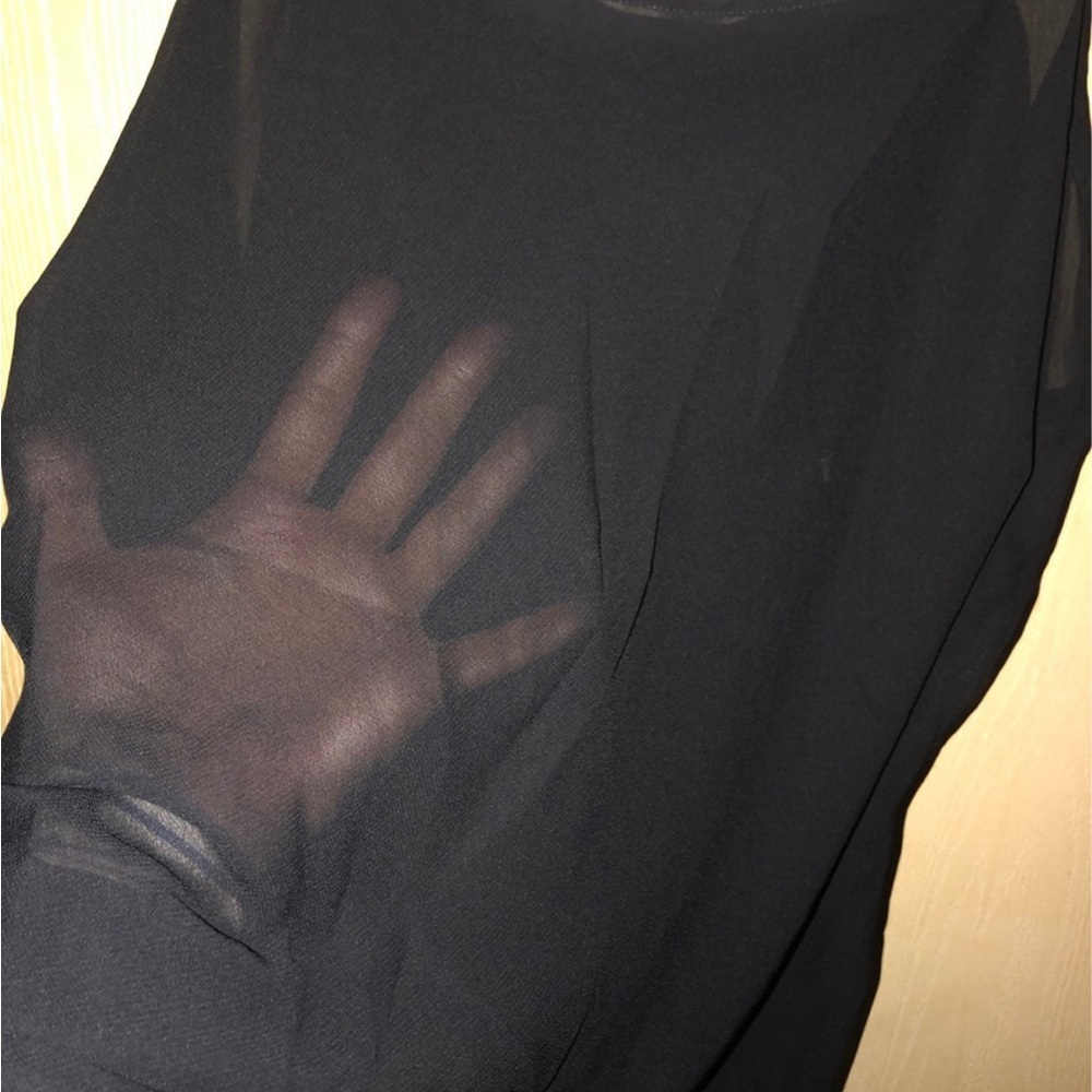 🔥 SOLD🔥Maggie Barnes sheer tank - Picture 2 of 3